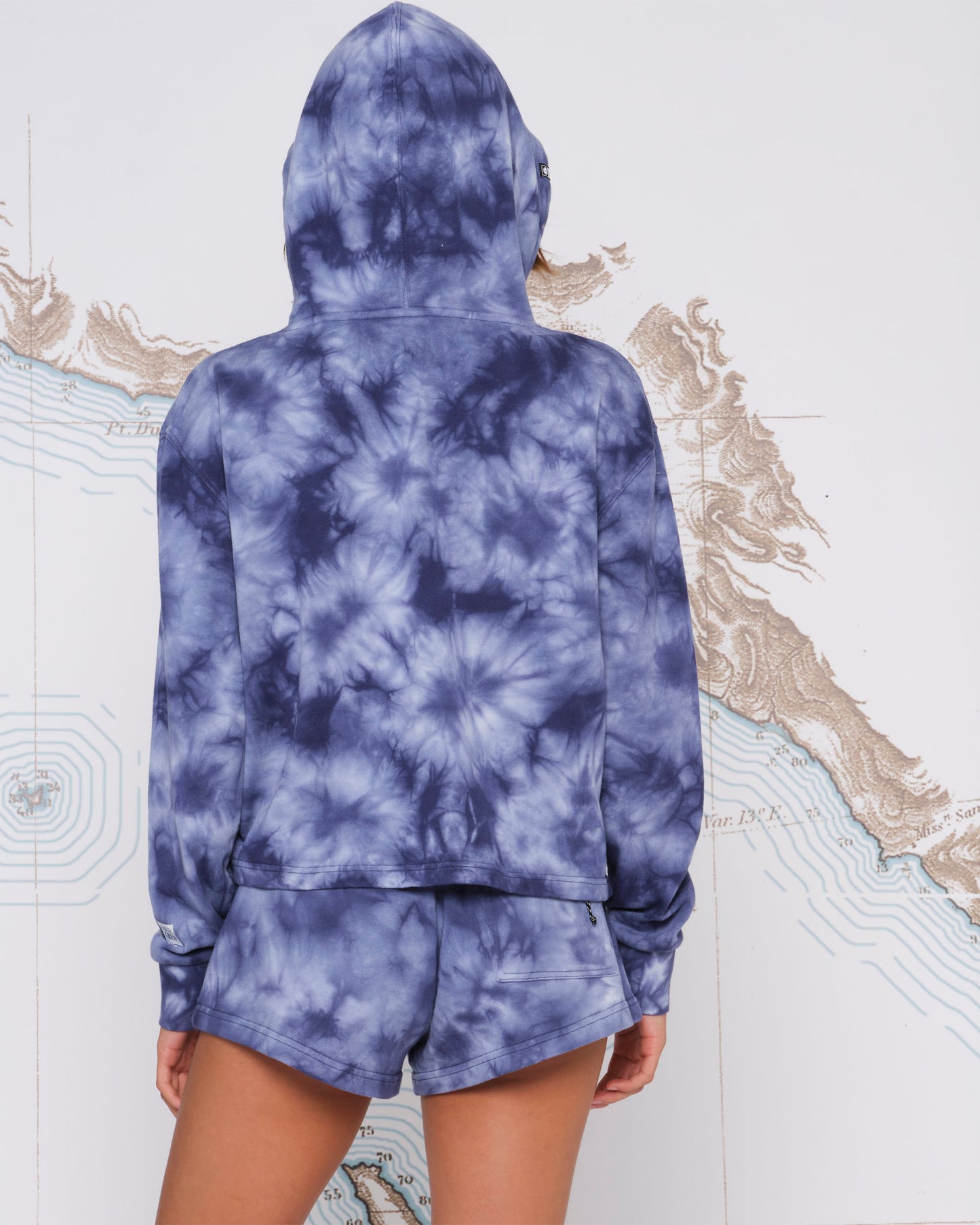 SAND SET CROP HOODY - Navy Tie Dye